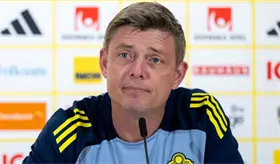 Jon Dahl Tomasson es despedido como DT de Suecia tras malos resultados