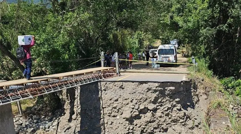 Reporta SICT afectaciones en carreteras y puentes de 108 municipios de estados afectados por lluvias