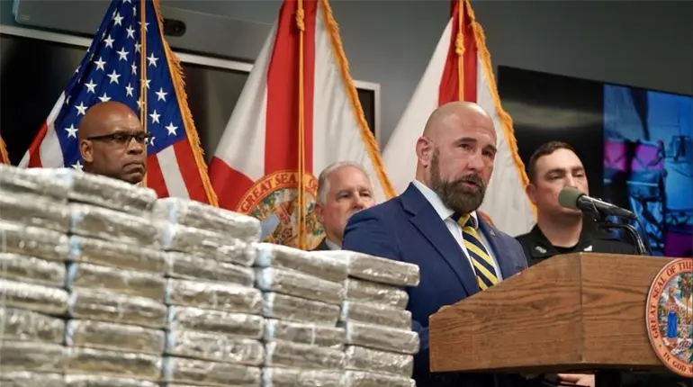 Intercepta Florida tráiler con cocaína proveniente de México