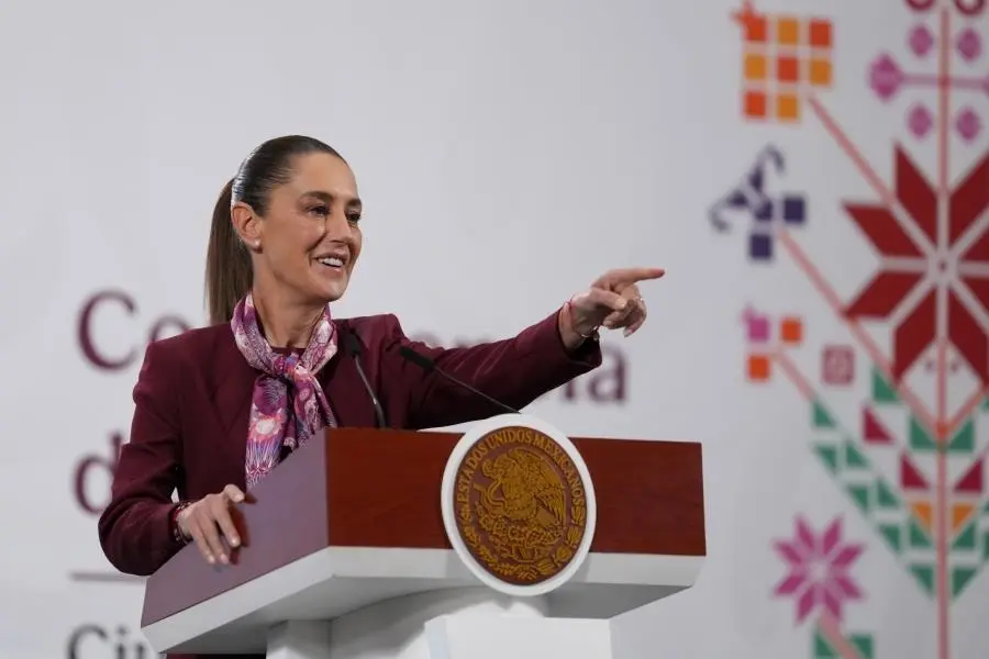 "Está equivocada":  Sheinbaum a Fitch sobre presuntas afectaciones de la Ley de Amparo a la inversión