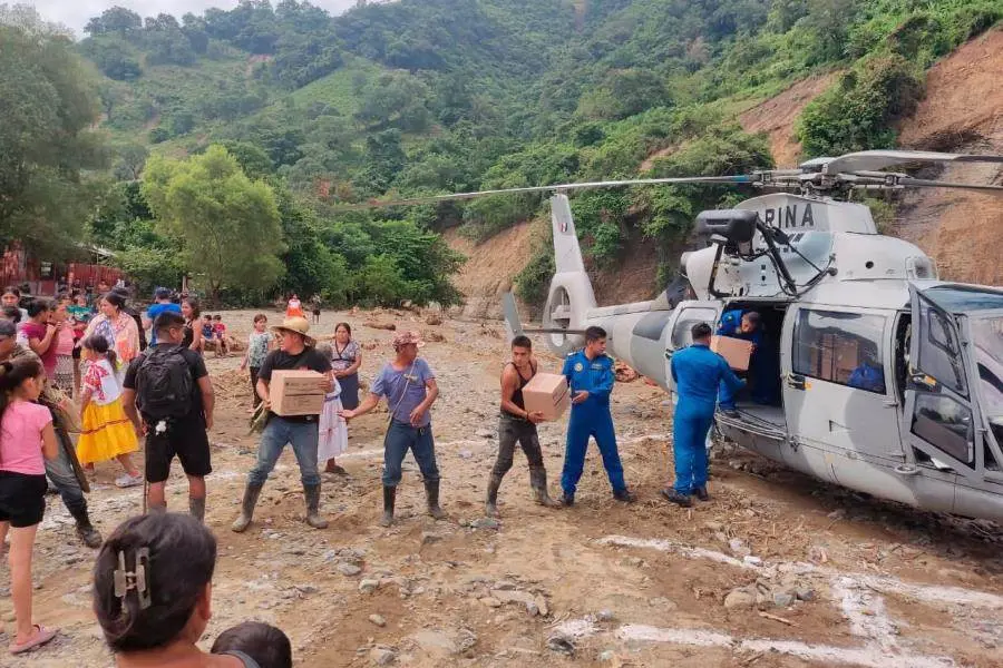 127 localidades permanecen incomunicadas a una semana de las lluvias intensas: SICT