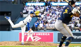 Dodgers le gana 3-1 a Cerveceros y se colocan a un juego de la Serie Mundial
