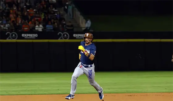 El tabasqueño Agustín Ruiz anotó la primera carrera en la historia de Tucson Baseball