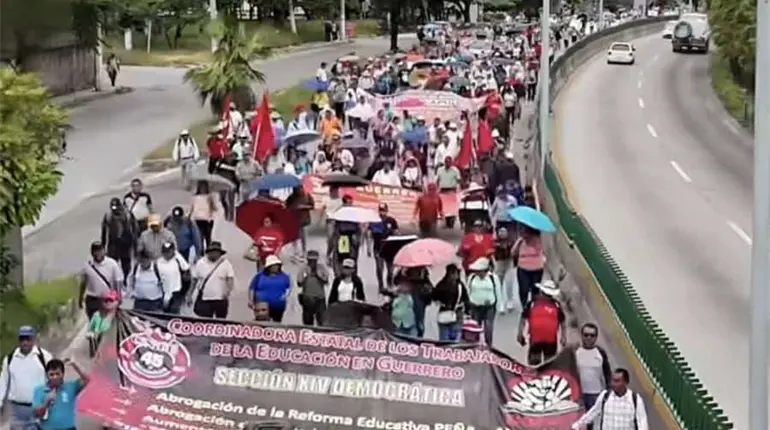CETEG bloquean por más de seis horas la autopista del Sol
