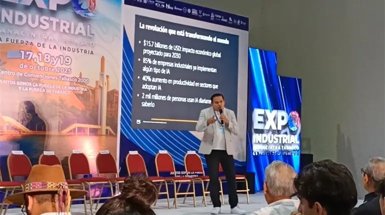 Promueve Amazon uso de IA en empresas y emprendimientos durante foro de Canacintra Tabasco