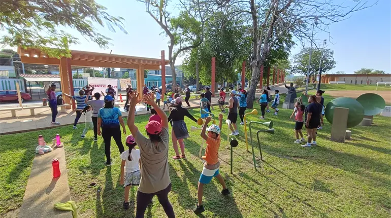Realizan jornada de activación física de padres y niños en primaria de Gaviotas