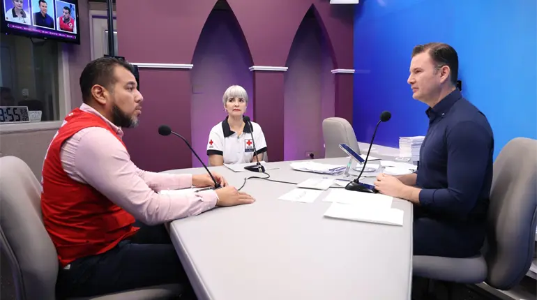 Llama Cruz Roja a la solidaridad con los adultos mayores con el "pañaletón 2025