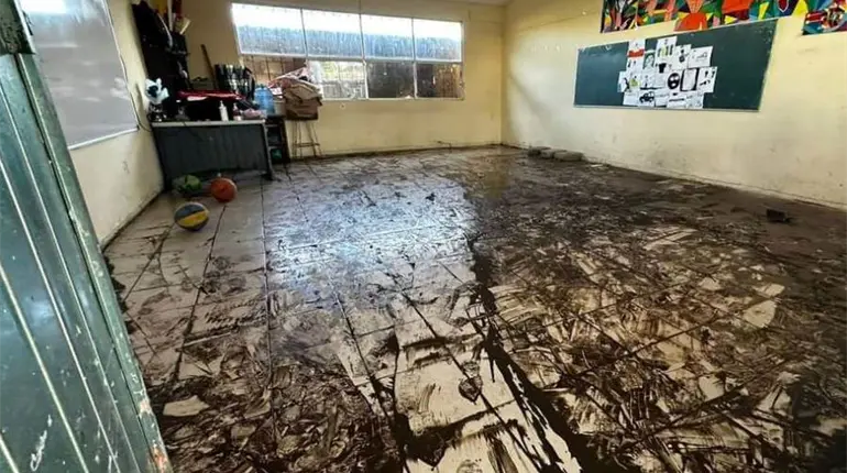 Reanudan clases en Hidalgo tras inundaciones