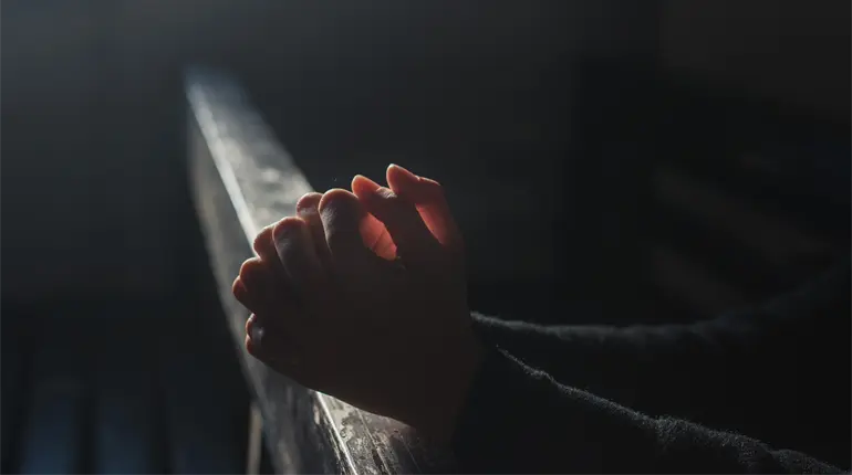La fe y la oración son las ventanas que nos ayudan a respirar a Dios: Iglesia Católica