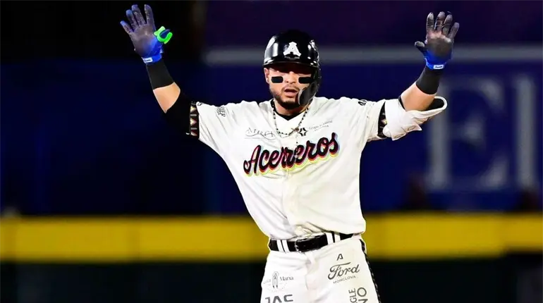 Juan Mora, Novato del Año con Acereros