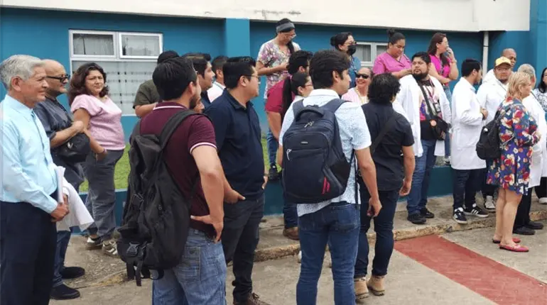 Espera gobernador de Tabasco que FGE pueda resolver situación de médicos forenses