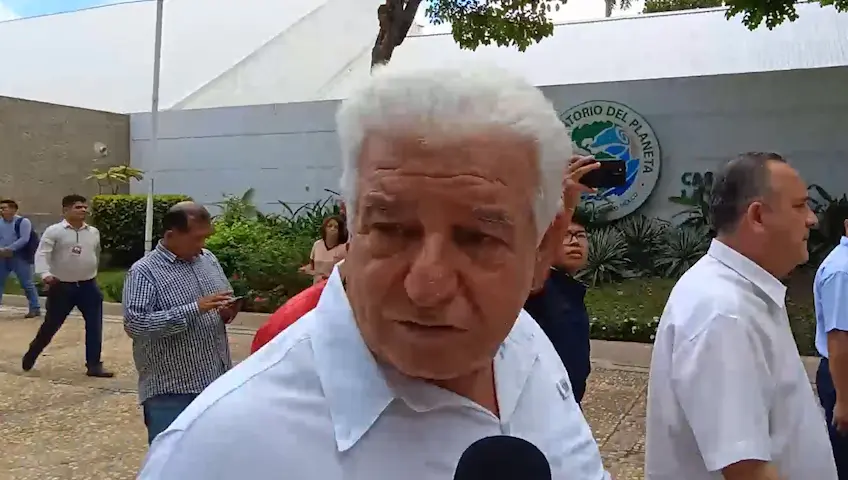 "No tengo nada que aclarar a los corruptos", revira Pepín a PRI y PRD
