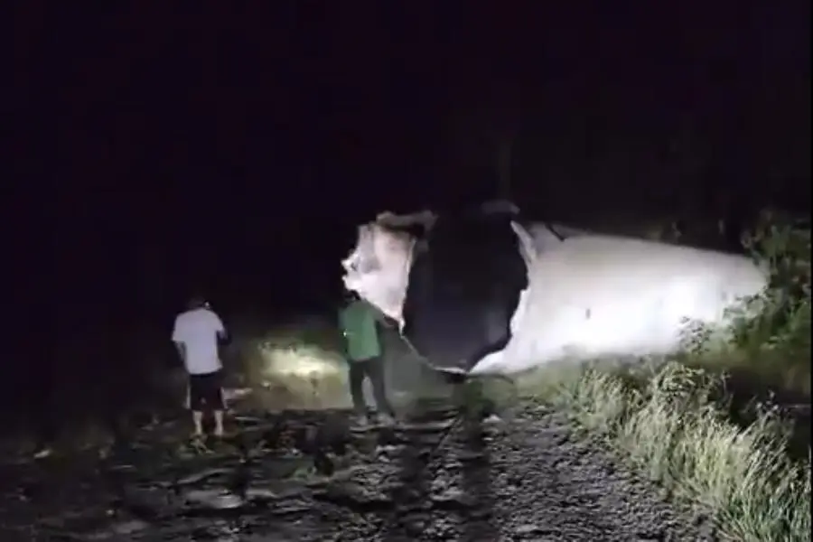 Vuelca y explota pipa en Querétaro; no se reportan muertos o heridos
