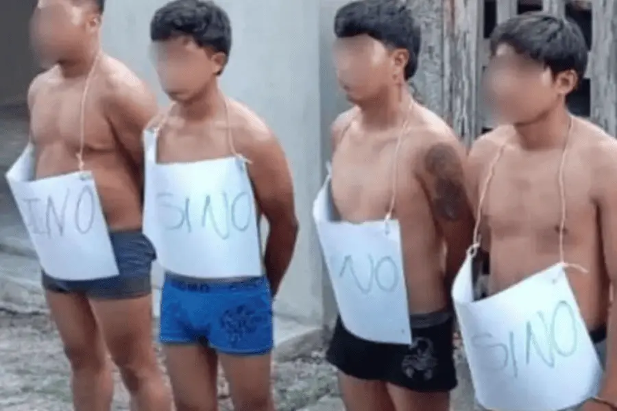 Golpean y desvisten a 5 jóvenes en Chiapas señalados de asesinato