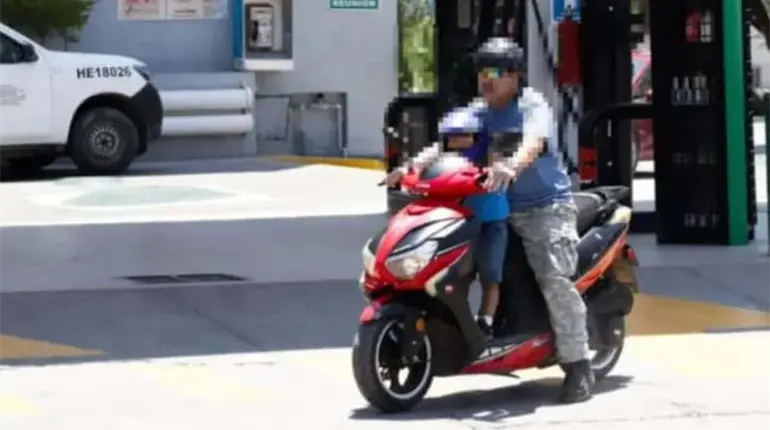 Proponen cancelar 5 años las licencias por transportar menores en moto en Tabasco