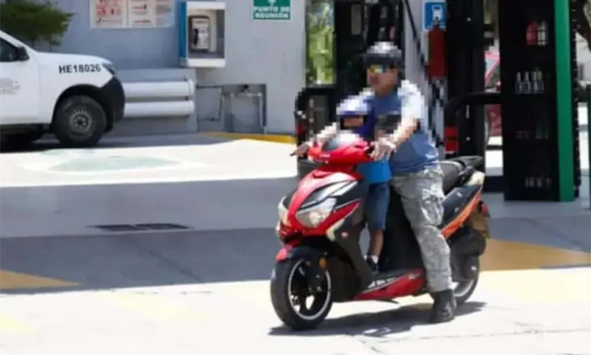 Proponen cancelar 5 años las licencias por transportar menores en moto en Tabasco