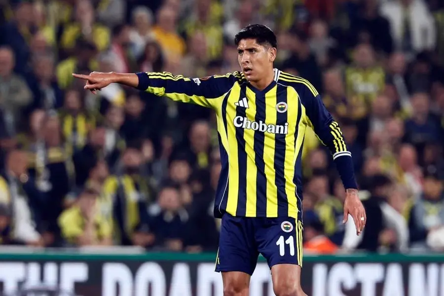 El Fenerbahçe de Edson Álvarez vence al Stuttgart en Europa League