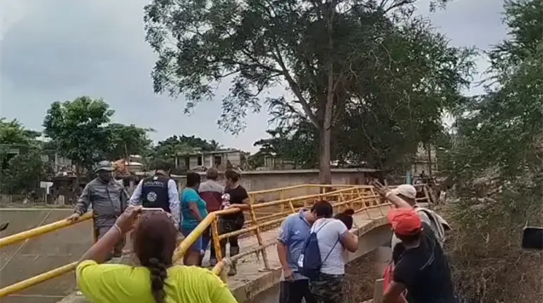 Corren a alcaldesa de Álamo, Lilia Arrieta; le recriminan tardía aparición en zonas afectadas