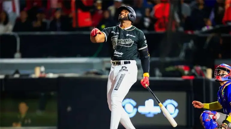 Aderlín Rodríguez es el Retorno del Año en Liga Mexicana de Beisbol