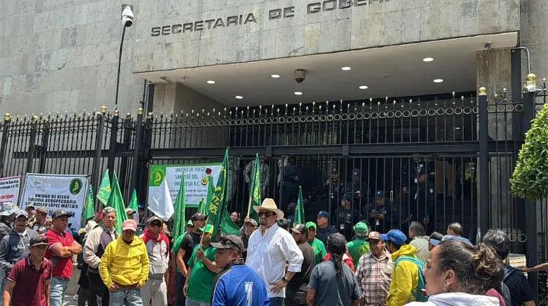 Redujeron el presupuesto; Agricultores amenazan con bloquear carreteras para fijar precio al maíz