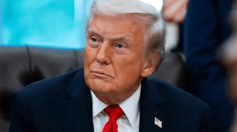 Tengo gran respeto por la presidenta, pero a México lo manejan los Cárteles, insiste Trump