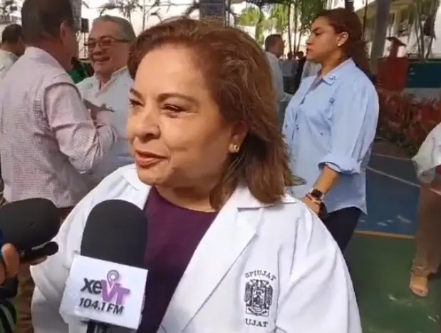 Meta de la escuela de medicina es convertirse en la mejor de la región: Miriam Carolina Martínez