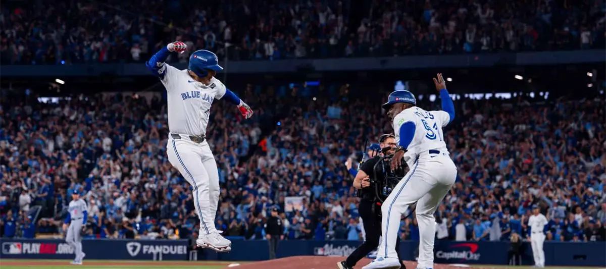 Kirk primer mexicano con HR en Serie Mundial en triunfo de Toronto