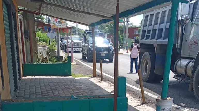 Balean a joven en la Villa Benito Juárez Macuspana y lo trasladan herido a un hospital
