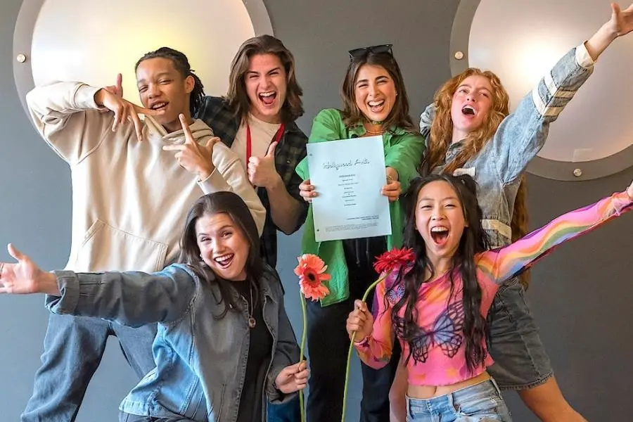 Anuncian spin-off de "Victorius", la popular serie de Nickelodeon