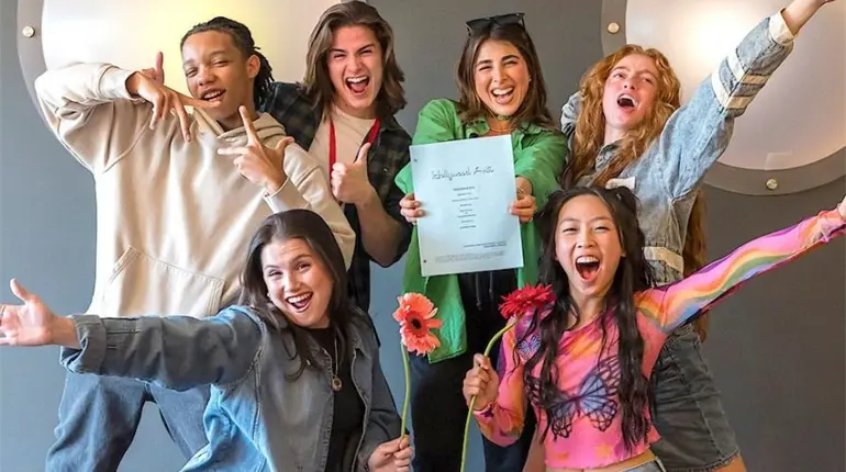 Anuncian spin-off de "Victorius", la popular serie de Nickelodeon