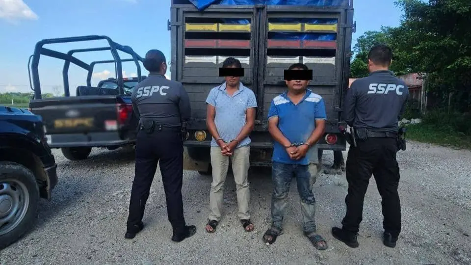 Detienen a dos hombres con 300 kg de marihuana en Tabasco