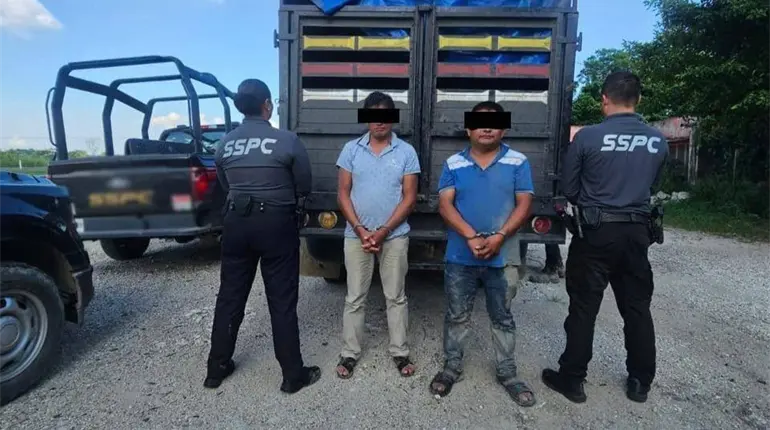 Detienen a dos hombres con 300 kg de marihuana en Tabasco