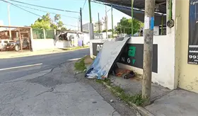 Trasladan al hospital Juan Graham a hombre en situación de calle que permanecía en El Espejo