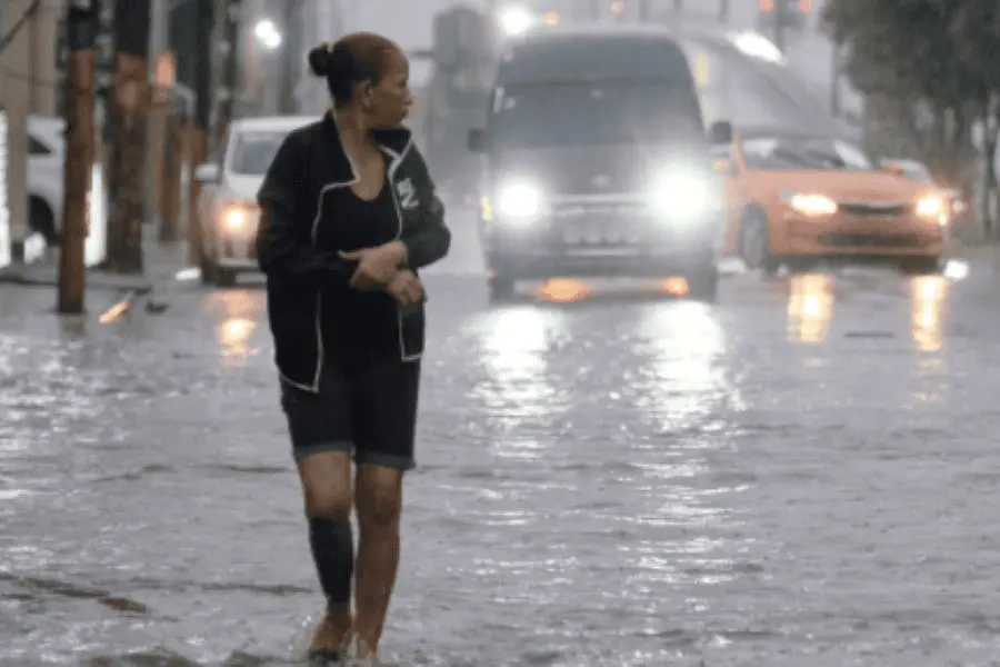 Sube de categoría huracán Melissa; ya provocó cuatro muertes en República Dominicana y Haití