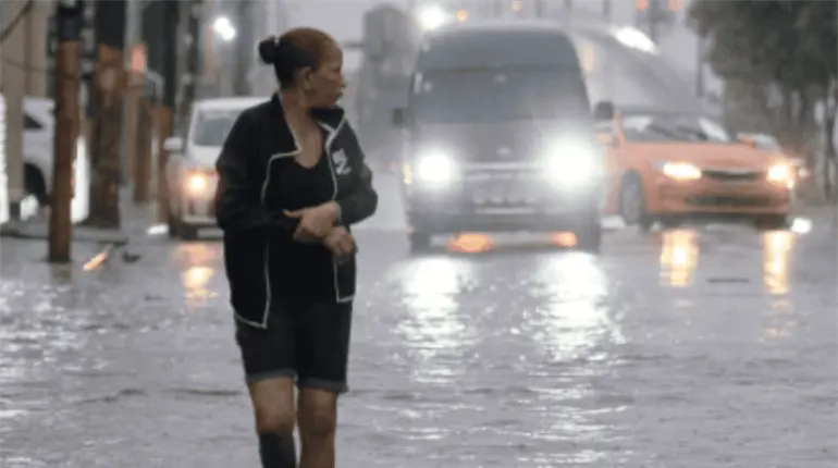 Sube de categoría huracán Melissa; ya provocó cuatro muertes en República Dominicana y Haití
