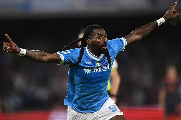 Napoli vence al Inter de Milan y es nuevo líder de la Serie A