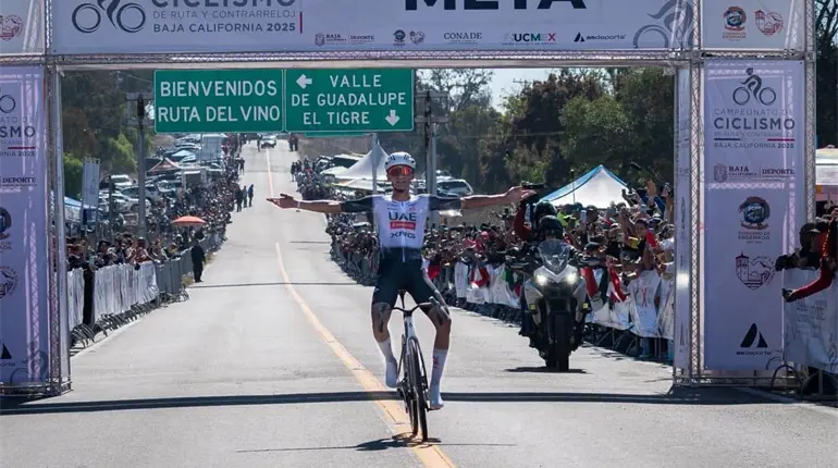 Isaac del Toro se corona en el Campeonato Nacional de Ciclismo de Ruta en Ensenada