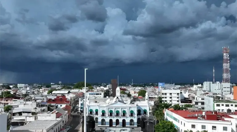 Elevan alerta naranja por lluvias fuertes del frente frío no. 13 en Tabasco