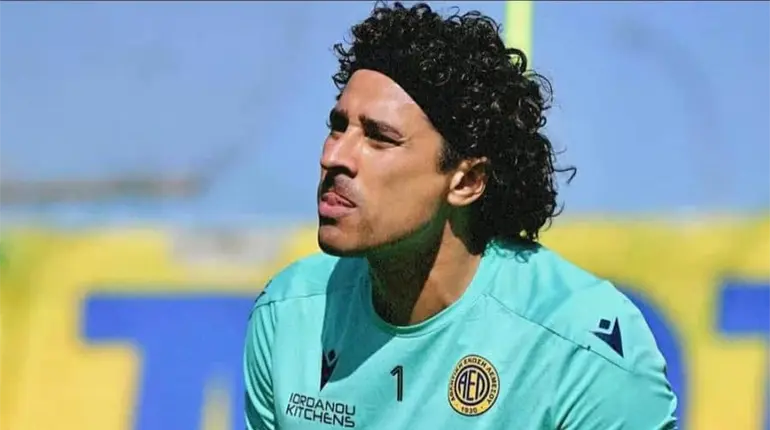 Ochoa y el AEL Limassol regresan a la victoria frente al Krasava