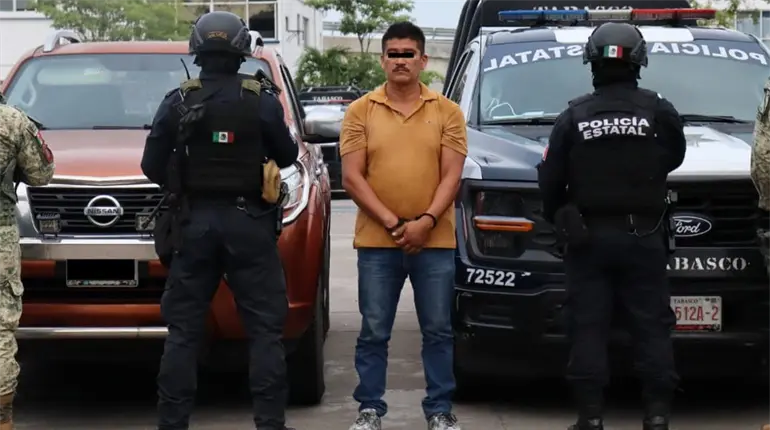 Detienen en Centro a sujeto como presunto responsable del delito de robo de vehículo