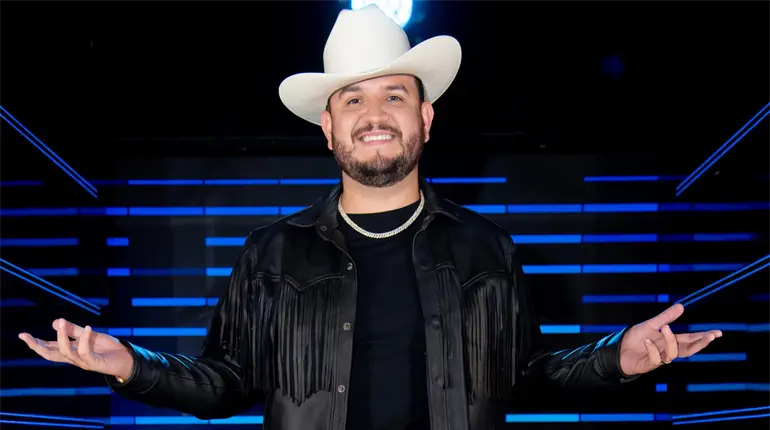 Sanción y multa para Edén Muñoz por cantar narcocorrido en concierto en Querétaro
