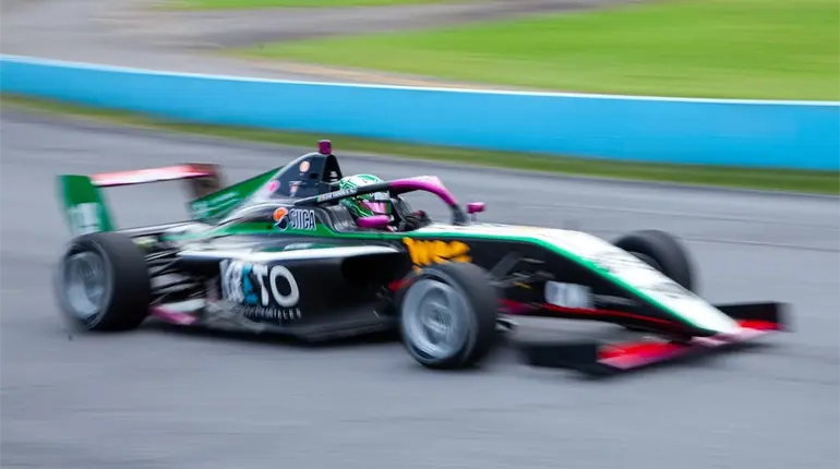 Elías Vignola, joven piloto tabasqueño que sueña con correr en IndyCar y F1