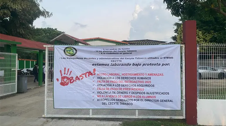 Escala protesta de sindicalizados en CECyTE Tabasco; colocan mantas en 21 planteles
