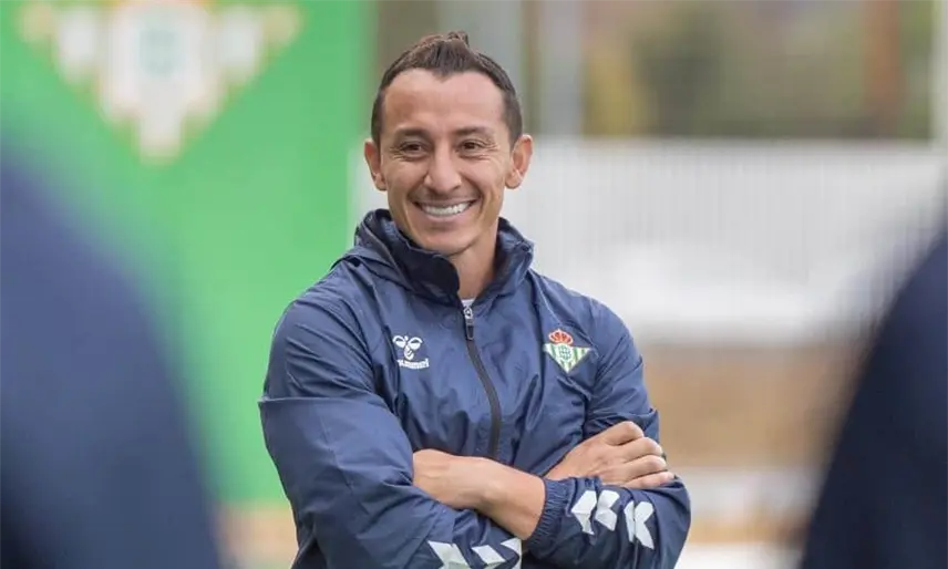 Deportivo La Coruña abre la puerta a Guardado como futuro entrenador
