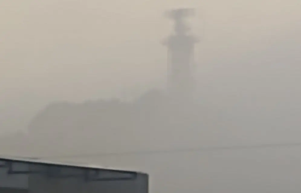 Despegues y aterrizajes en el AICM se ven afectados por banco de niebla