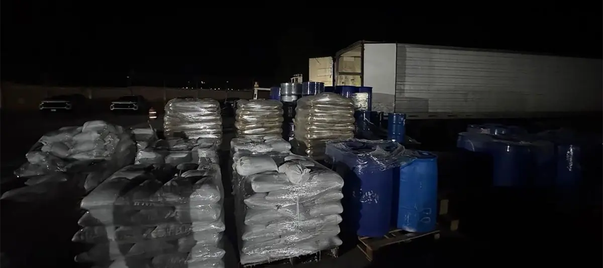 Lo detienen con tractocamión cargado de percusores y sustancias químicas para drogas sintéticas en Durango