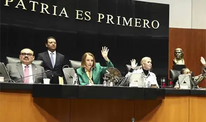 Senado avala nueva Ley de la Armada; oposición acusa que se busca militarizar al país