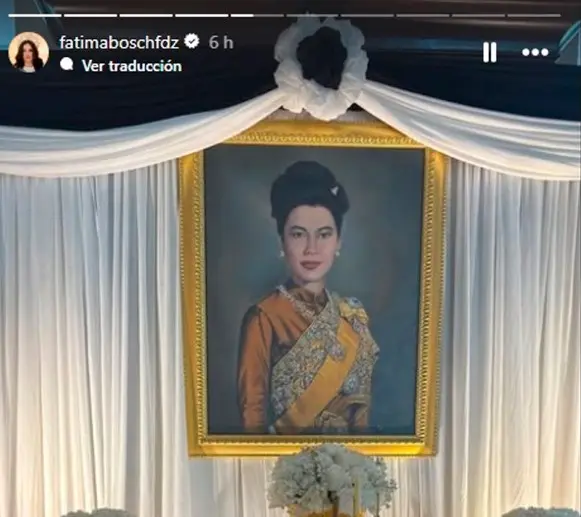 Visita Fátima Bosch santuario conmemorativo para la Reina Madre de Tailandia y muestra sus condolencias