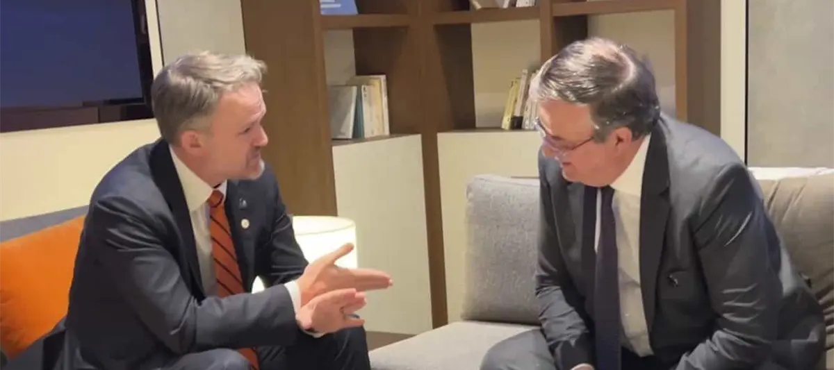 Ebrard sostiene reunión con representante comercial de EE.UU. durante cumbre APEC