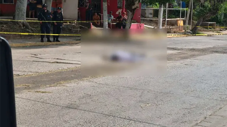Tras riña ejecutan a balazos a hombre en Parrilla, Centro